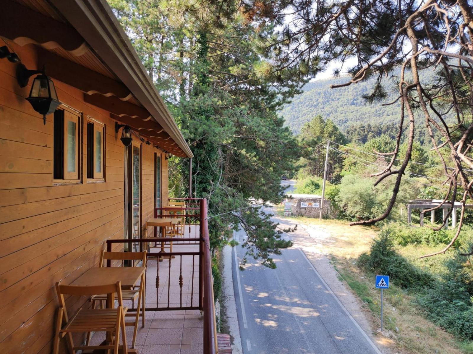 Hotel Toni Llogora Dukat Buitenkant foto