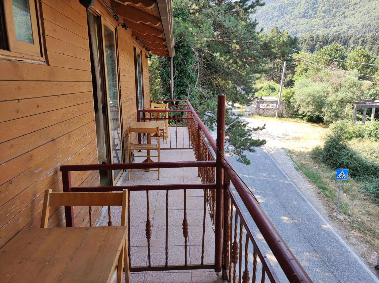 Hotel Toni Llogora Dukat Buitenkant foto
