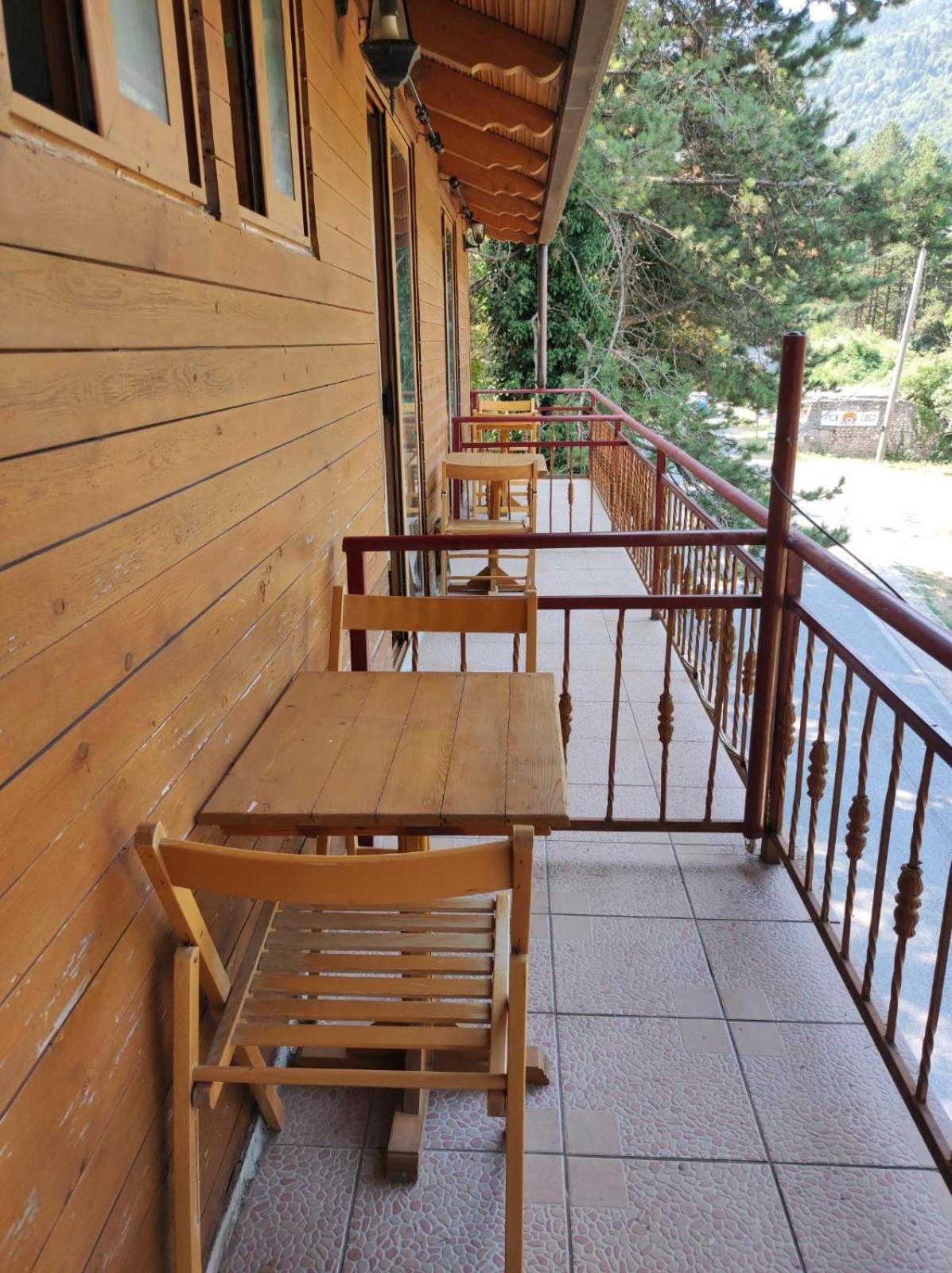 Hotel Toni Llogora Dukat Buitenkant foto