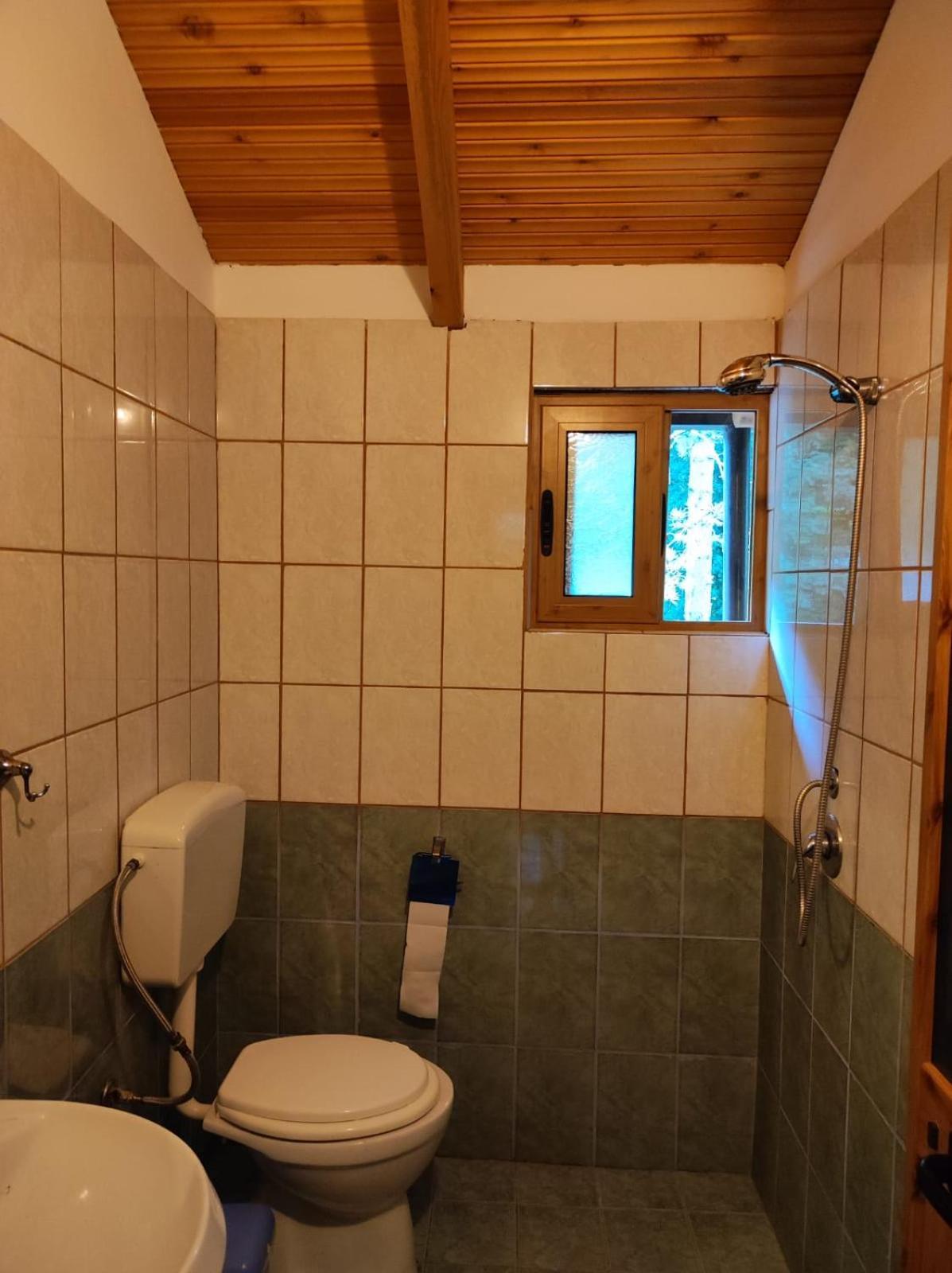 Hotel Toni Llogora Dukat Buitenkant foto