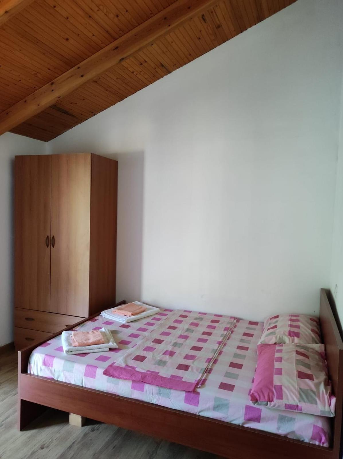 Hotel Toni Llogora Dukat Buitenkant foto