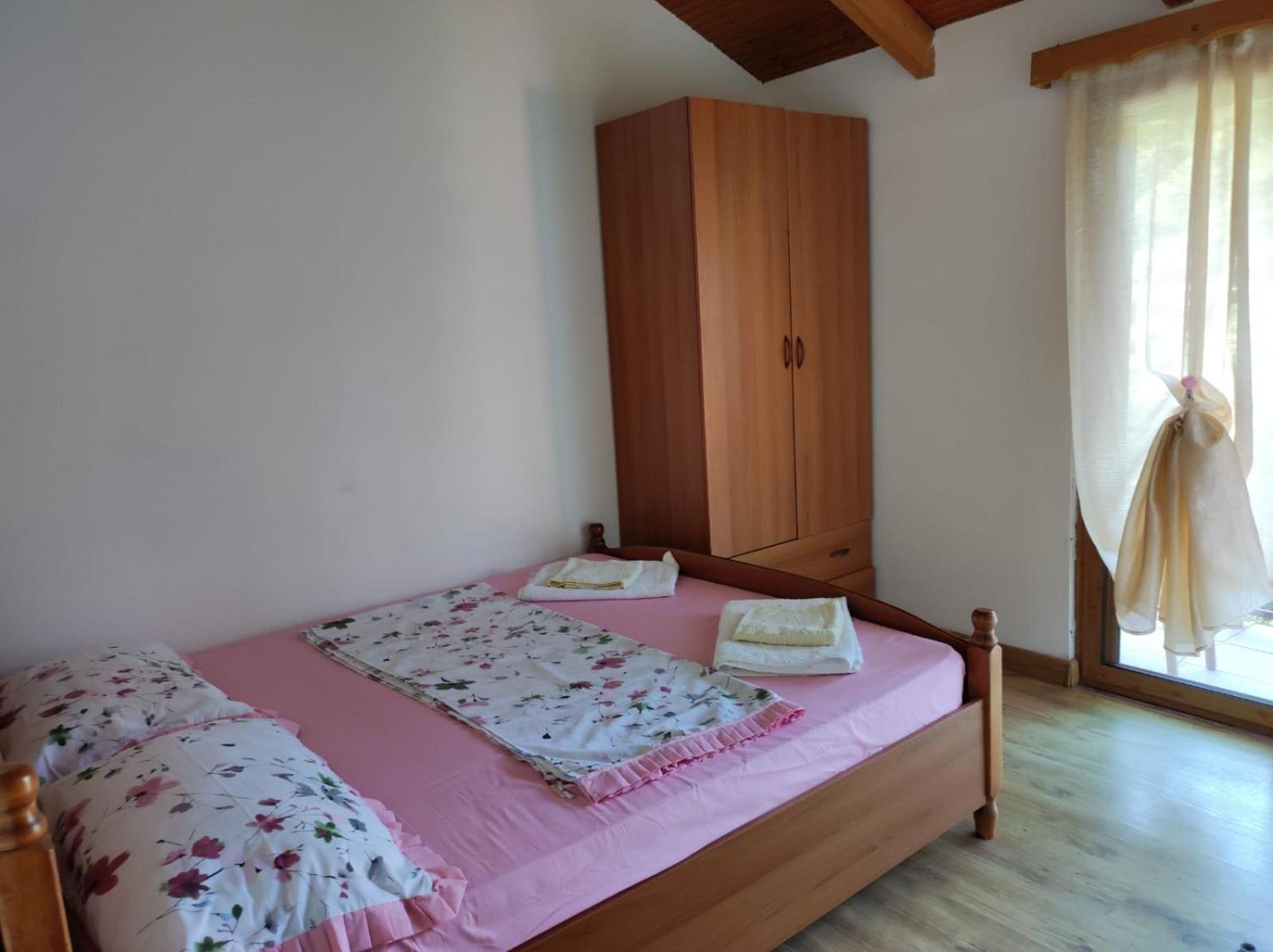 Hotel Toni Llogora Dukat Buitenkant foto